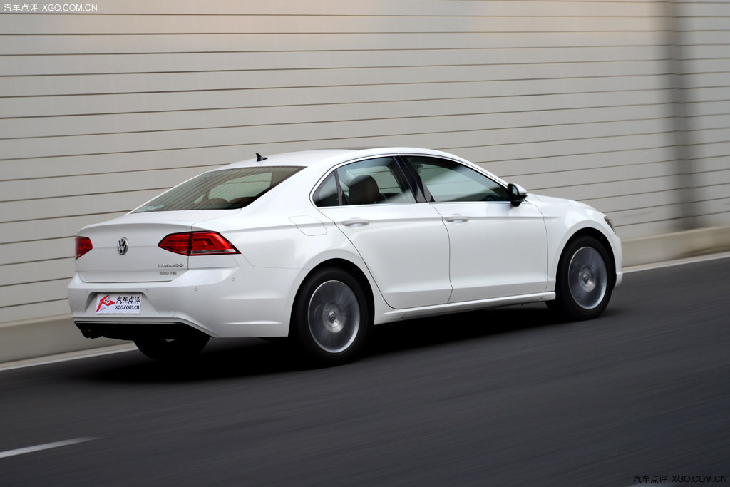制动成绩抢眼 测试上海大众凌渡330tsi
